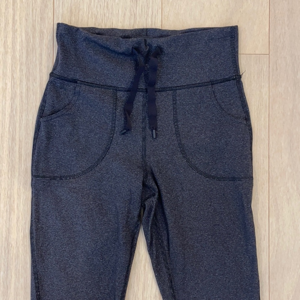 Lululemon dark gray, drawstring long leggings!